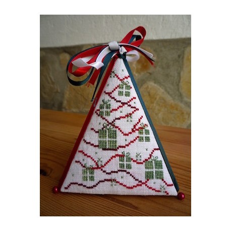 3D  Pyramid Christmas Tree